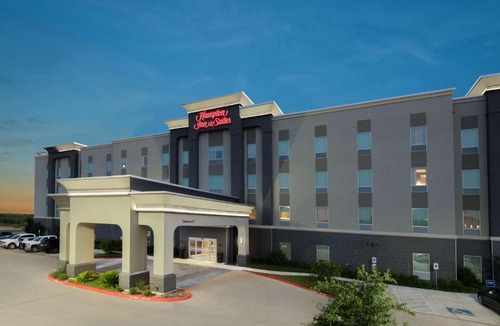 Brooks City Base Hotel | Hampton Inn & Suites San Antonio Brooks City Base, TX