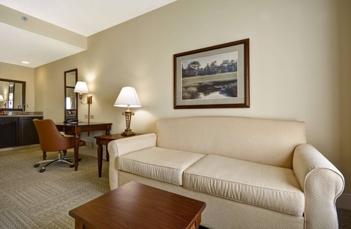 Yamacraw Village Hotel | Hampton Inn & Suites Savannah Historic District
