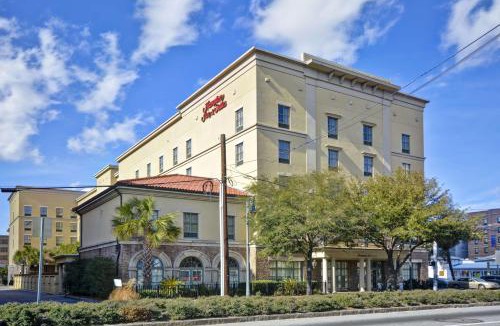 Yamacraw Village Hotel | Hampton Inn & Suites Savannah Historic District