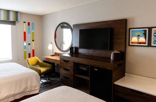 Scottsbluff Hotel | Hampton Inn & Suites Scottsbluff Conference Center
