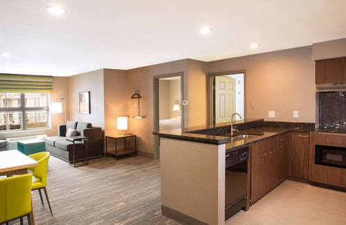 Lower Queen Anne Hotel | Hampton Inn & Suites Seattle-Downtown