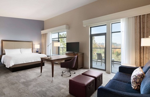 Renton Hotel | Hampton Inn & Suites Seattle/Renton