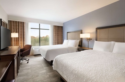 Renton Hotel | Hampton Inn & Suites Seattle/Renton