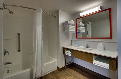 Southport Hotel | Hampton Inn & Suites Southport