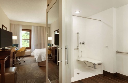 Springdale Hotel | Hampton Inn & Suites Springdale