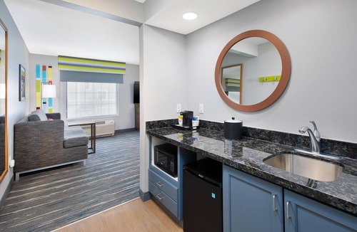 St. Cloud Hotel | Hampton Inn & Suites St. Cloud, MN