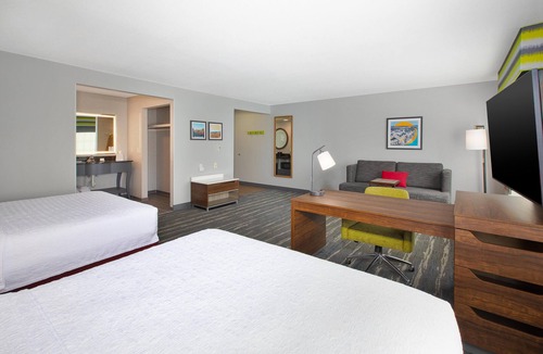 St. Cloud Hotel | Hampton Inn & Suites St. Cloud, MN