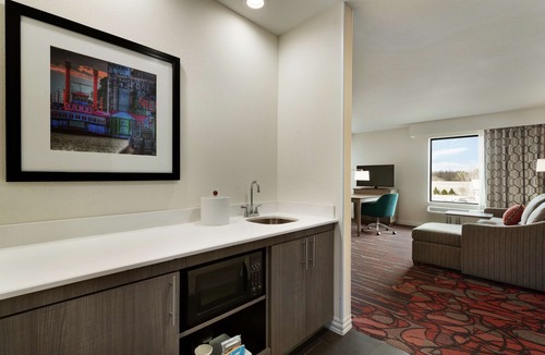 Alton Hotel | Hampton Inn & Suites St. Louis/Alton