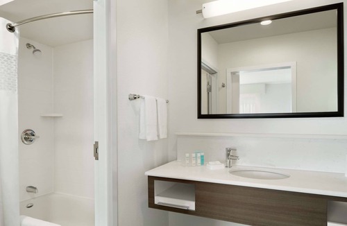 Alton Hotel | Hampton Inn & Suites St. Louis/Alton