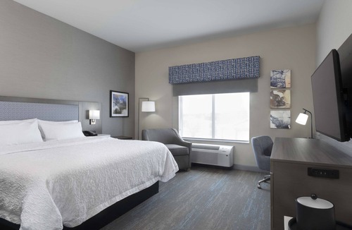 St. Charles Hotel | Hampton Inn & Suites St. Charles Old Town Area