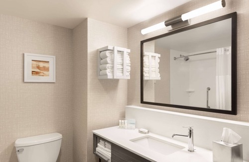St. Charles Hotel | Hampton Inn & Suites St. Charles Old Town Area