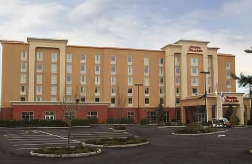 Bloomfield Hotel | Hampton Inn & Suites Staten Island