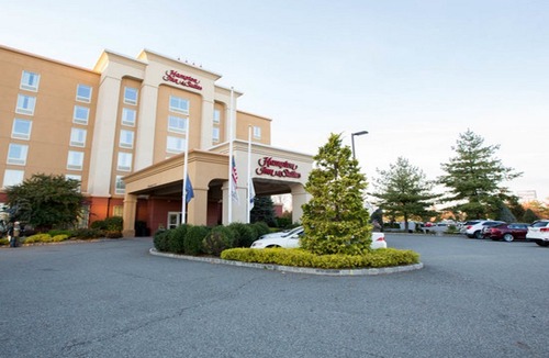 Bloomfield Hotel | Hampton Inn & Suites Staten Island