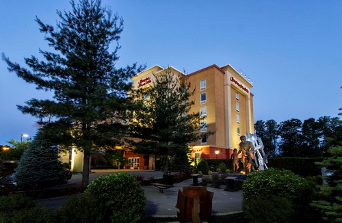 Bloomfield Hotel | Hampton Inn & Suites Staten Island