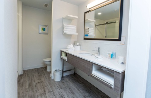 North Syracuse Hotel | Hampton Inn & Suites Syracuse North Airport Area