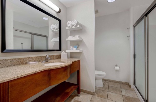 Tulare Hotel | Hampton Inn & Suites Tulare