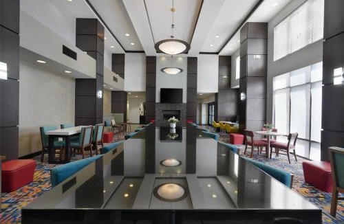 Tulsa Hotel | Hampton Inn & Suites Tulsa/Tulsa Hills