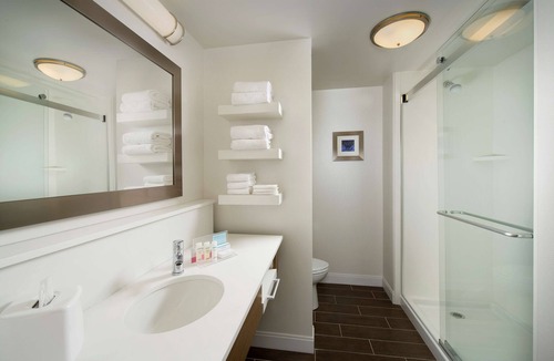 East Syracuse Hotel | Hampton Inn & Suites Syracuse/Carrier Circle