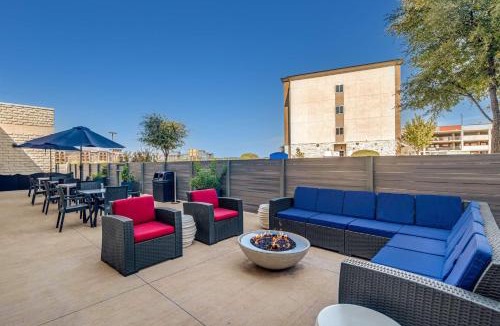 Farmers Branch Hotel | Hampton Inn & Suites Dallas - Farmers Branch