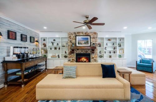 Fernandina Beach Hotel | Hampton Inn & Suites Amelia Island-Historic Harbor Front