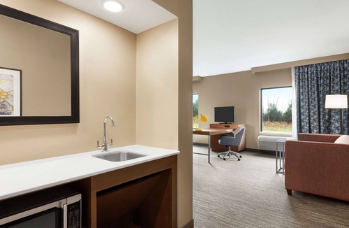 Overland Park Hotel | Hampton Inn & Suites Overland Park South