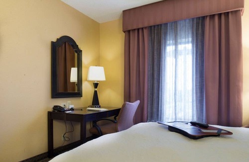 Norma Hotel | Hampton Inn & Suites Vineland