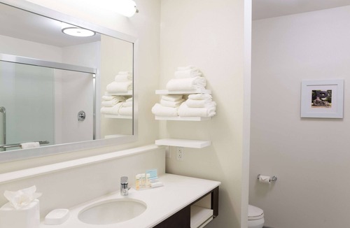 West Lafayette Hotel | Hampton Inn & Suites West Lafayette
