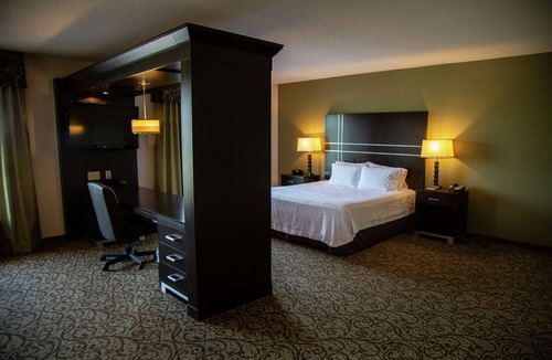 West Middlesex Hotel | Hampton Inn & Suites Sharon