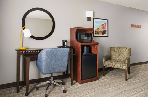West Sacramento Hotel | Hampton Inn & Suites West Sacramento