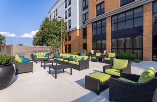 Arcola Hotel | Hampton Inn & Suites Valley Forge/Oaks