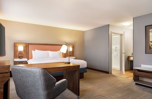 Valparaiso Hotel | Hampton Inn & Suites Valparaiso