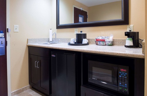 Norma Hotel | Hampton Inn & Suites Vineland