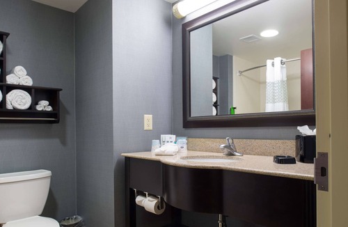 Norma Hotel | Hampton Inn & Suites Vineland