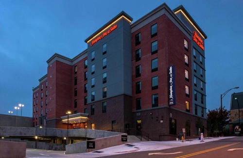Winston - Salem Hotel | Hampton Inn & Suites Winston-Salem Downtown