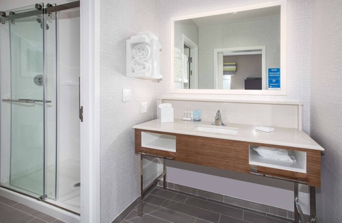 Watsonville Hotel | Hampton Inn & Suites Watsonville