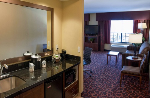 Watertown Hotel | Hampton Inn & Suites Watertown