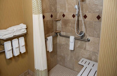Watertown Hotel | Hampton Inn & Suites Watertown