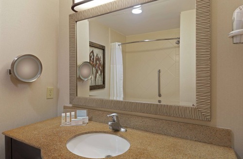 Wellington Hotel | Hampton Inn & Suites Wellington