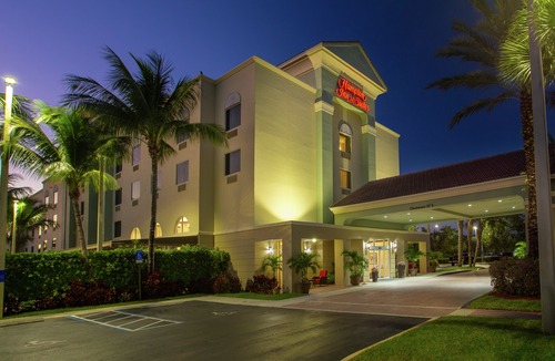 Wellington Hotel | Hampton Inn & Suites Wellington