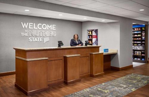 West Haven Hotel | Hampton Inn & Suites West Haven