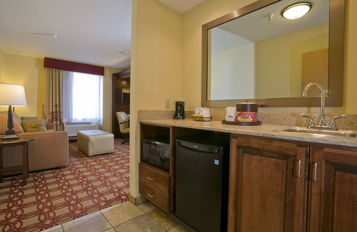 Wiggins Hotel | Hampton Inn & Suites Wiggins