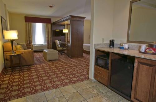 Wiggins Hotel | Hampton Inn & Suites Wiggins