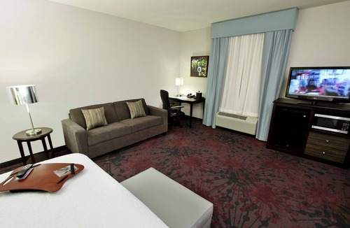 Winnie Hotel | Hampton Inn & Suites Winnie