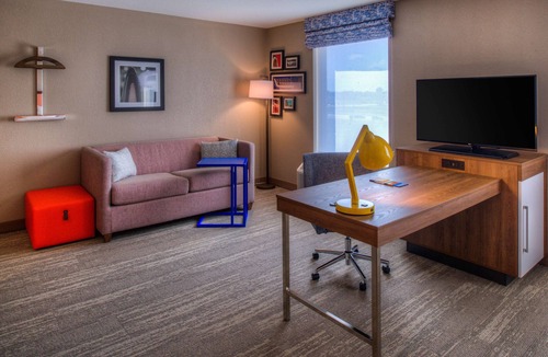 Wixom Hotel | Hampton Inn & Suites Wixom