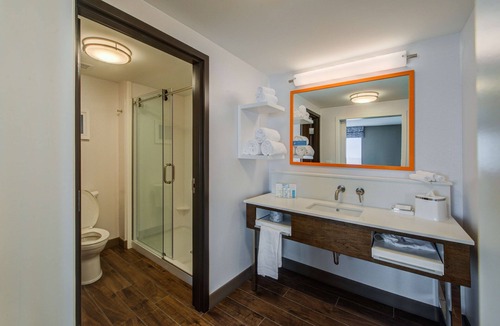 Wixom Hotel | Hampton Inn & Suites Wixom