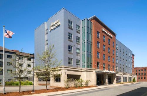 Worcester Hotel | Hampton Inn & Suites-Worcester, MA