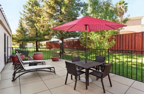 Tracy Hotel | Hampton Inn Tracy