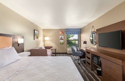 Tracy Hotel | Hampton Inn Tracy