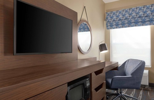 Tracy Hotel | Hampton Inn Tracy