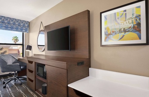 Tracy Hotel | Hampton Inn Tracy